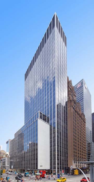Photo of the office building 1350 Avenue of the Americas